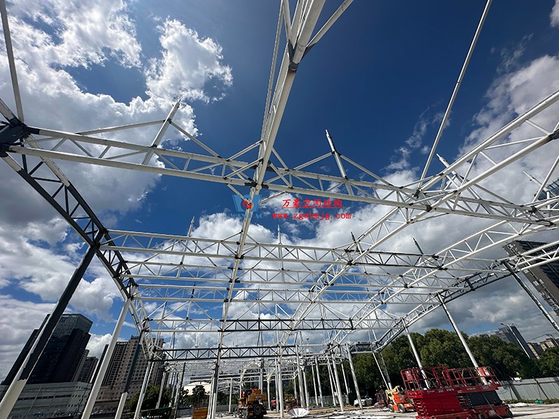 “邊角料”變“金角銀邊”|溫州惠民路西側綠地球場鋼膜結構工程最新施工進度 “邊角料”變“金角銀邊”|溫州惠民路西側綠地球場鋼膜結構工程最新施工進度