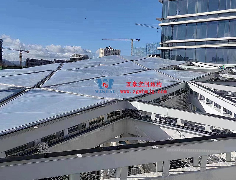 縱使烈日炎炎，腳步從未止歇！海南這個ETFE氣枕膜項目施工進度有最新消息