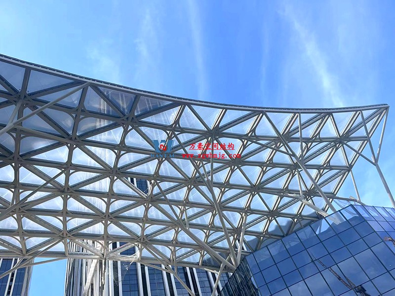 縱使烈日炎炎，腳步從未止歇！海南這個ETFE氣枕膜項目施工進度有最新消息