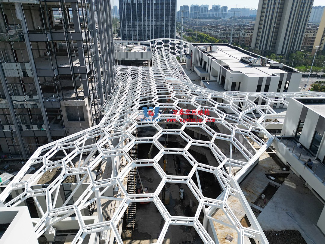 已完工，這個ETFE氣枕商業天幕閃亮登場！