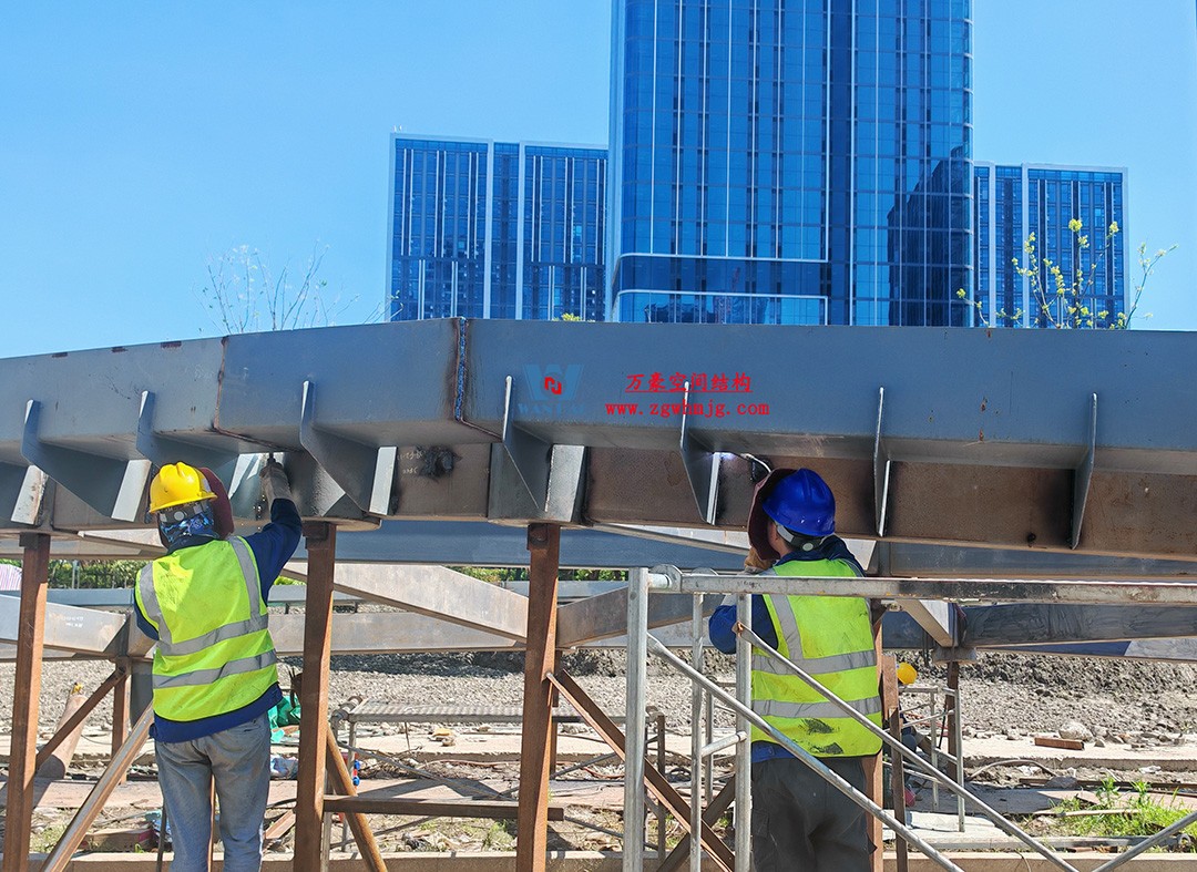 攻堅克難,全速推進|這個ETFE商業天幕迎來新進展 攻堅克難,全速推進|這個ETFE商業天幕迎來新進展