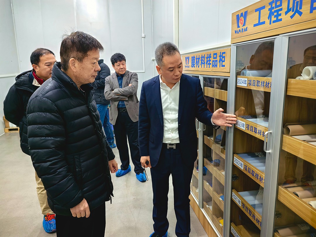 中國鋼結(jié)構(gòu)協(xié)會空間結(jié)構(gòu)分會領(lǐng)導專家一行蒞臨萬豪考察指導工作