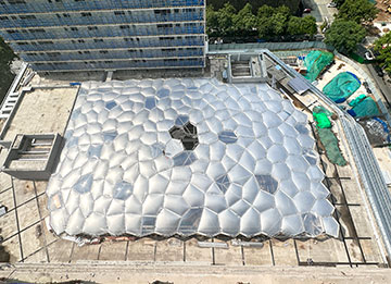 安吉昌碩小區中庭廣場ETFE氣枕天幕即將完工！