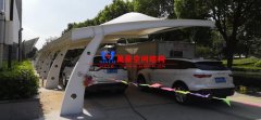 鋼膜結(jié)構(gòu)車棚價(jià)格多少錢？鋼膜結(jié)構(gòu)車棚一平米報(bào)價(jià)造價(jià)決定因素有哪些？