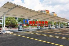 充電樁膜結構車棚有什么特點？為何如此受歡迎？