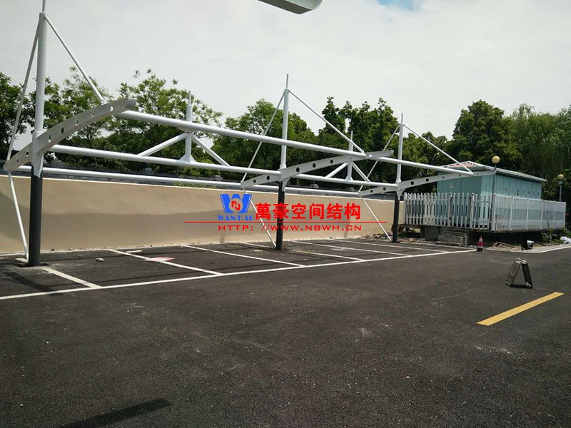 膜結構車棚